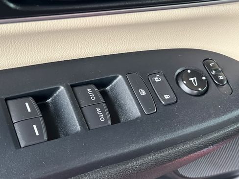 Used 2019 Honda CR-V Touring image 13