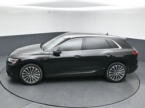 Used 2019 Audi e-tron Prestige w/ Prestige Package image 49