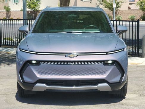 Used 2024 Chevrolet Equinox EV LT FWD image 3