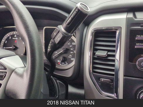Used 2018 Nissan Titan SV AWD/4WD image 20