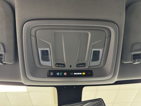 Used 2022 Chevrolet Silverado 2500 LT w/ Convenience Package image 40