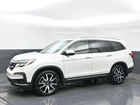 Certified 2022 Honda Pilot Touring image 2