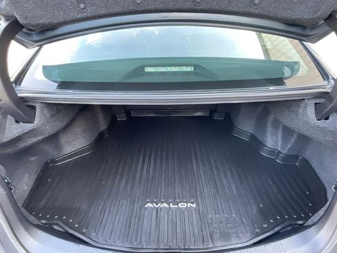 Used 2017 Toyota Avalon XLE Premium w/ All Weather Liner Package FWD image 24