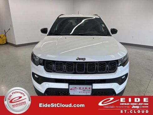 New 2026 Jeep Compass Latitude image 2