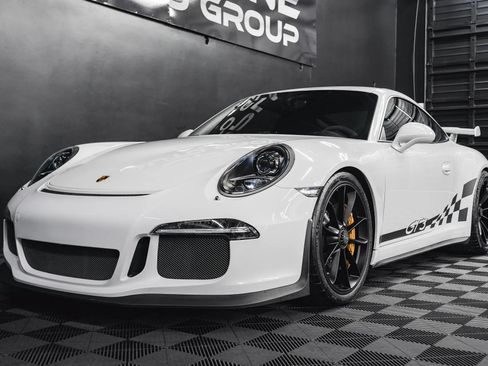 Used 2015 Porsche 911 GT3 RWD image 30