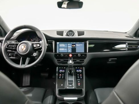 New 2026 Porsche Macan image 21