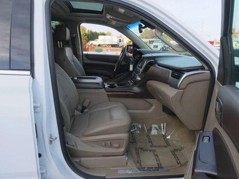 Used 2018 Chevrolet Suburban LT image 27