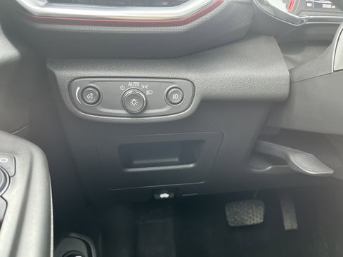 Used 2023 Chevrolet TrailBlazer RS w/ Sun and Liftgate Package image 22