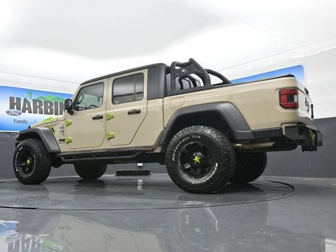 Used 2020 Jeep Gladiator Sport w/ Quick Order Package 24S AWD/4WD image 16