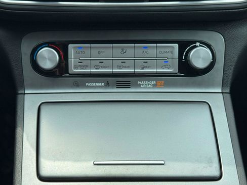 Used 2021 Hyundai Kona Limited FWD image 16
