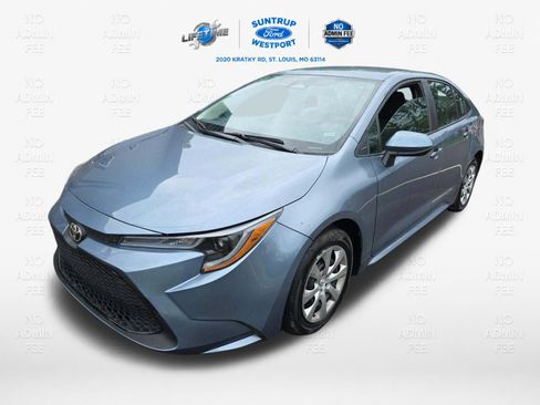 Used 2025 Toyota Corolla LE FWD image 2