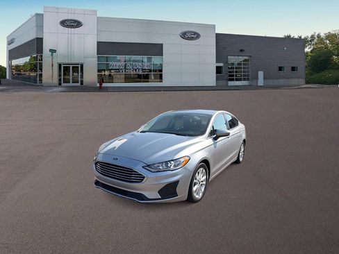Used 2020 Ford Fusion SE FWD image 4