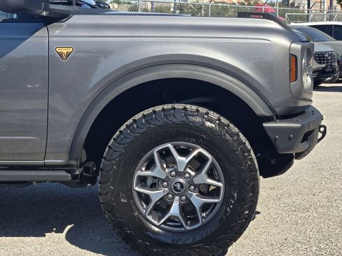 Used 2024 Ford Bronco Badlands image 11