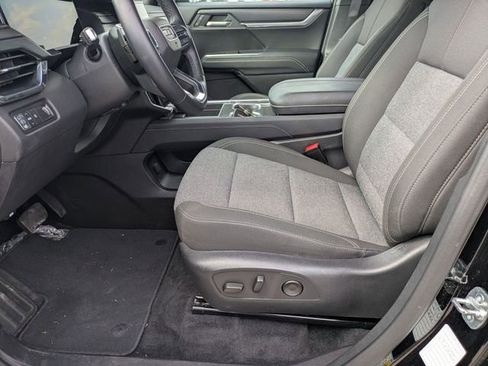 Used 2025 GMC Acadia Elevation FWD image 13