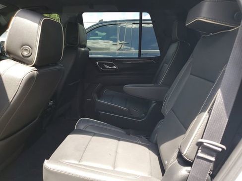 Used 2023 GMC Yukon SLT w/ SLT Luxury Package RWD image 10