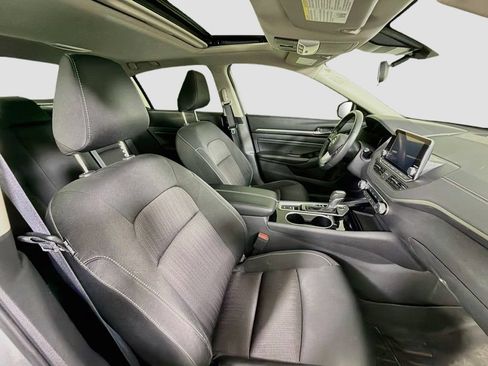Used 2021 Nissan Altima 2.5 SV w/ SV Premium Package FWD image 30