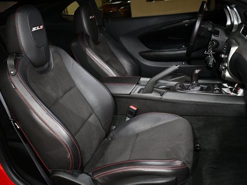 Used 2013 Chevrolet Camaro ZL1 w/ Gray Stripe Package RWD image 8