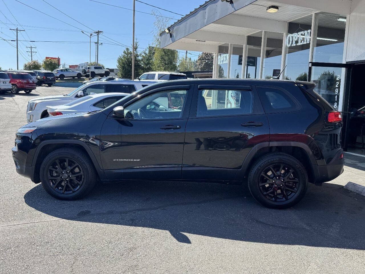 Used 2015 Jeep Cherokee Sport AWD/4WD image 3
