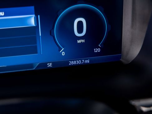 Used 2023 Ford F150 Lightning XLT image 11