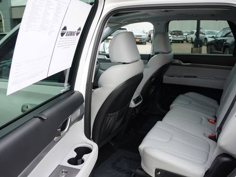 Used 2023 Hyundai Palisade SEL AWD/4WD image 16