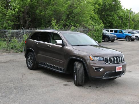 Used 2017 Jeep Grand Cherokee Limited image 7