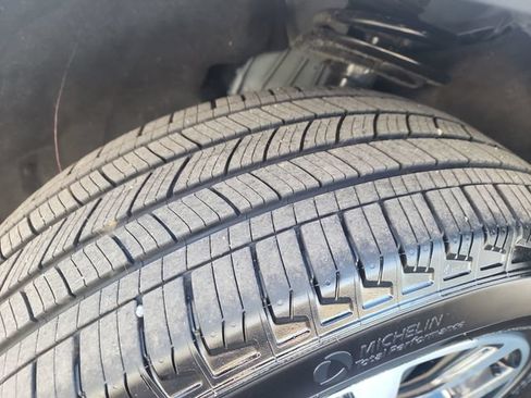 Used 2025 Ford Explorer ST-Line AWD/4WD image 27