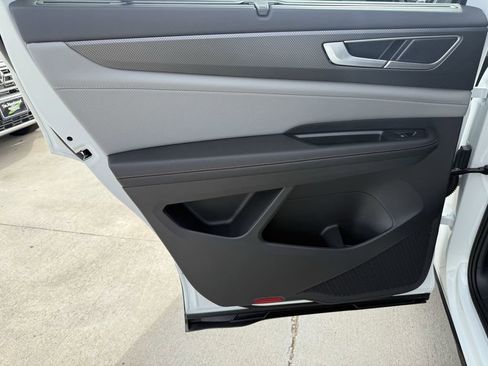 New 2026 Volkswagen Atlas Peak Edition image 23