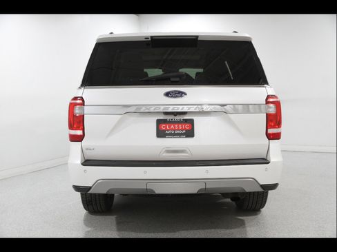Used 2019 Ford Expedition XLT w/ Equipment Group 202A AWD/4WD image 23
