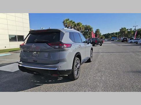 Used 2025 Nissan Rogue Platinum w/ Platinum Premium Package FWD image 32