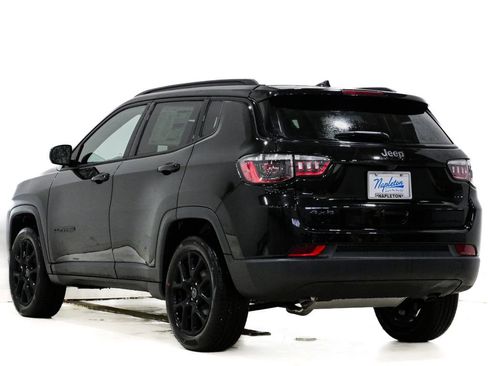 New 2026 Jeep Compass Latitude image 8