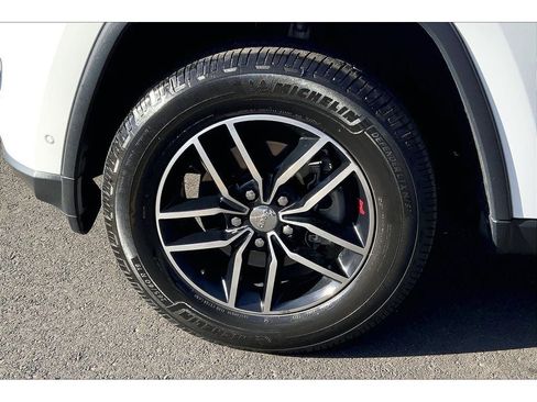 Used 2018 Jeep Grand Cherokee Trailhawk w/ Trailhawk Luxury Group AWD/4WD image 10