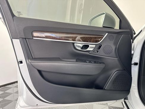 Used 2019 Volvo S90 T5 Momentum image 29