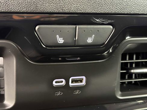 Certified 2024 GMC Sierra 2500 AT4X w/ AT4X AEV Edition image 22