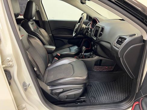 Used 2019 Jeep Compass Trailhawk image 30