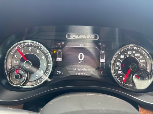 Used 2022 RAM 1500 Limited w/ Body Color Bumper Group AWD/4WD image 15