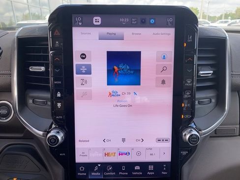 New 2025 RAM 2500 Laramie image 19