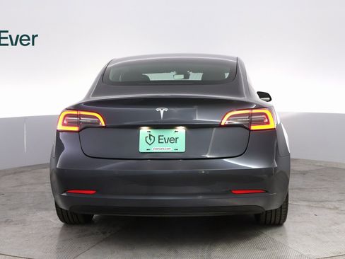 Used 2019 Tesla Model 3 Standard Range Plus image 13