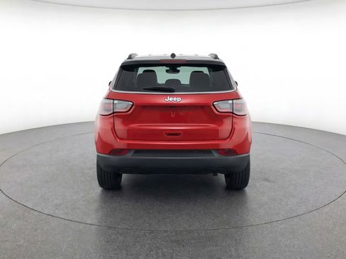 Used 2025 Jeep Compass Limited image 7