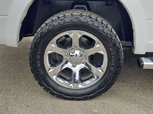 Certified 2017 RAM 1500 Laramie w/ Convenience Group AWD/4WD image 9