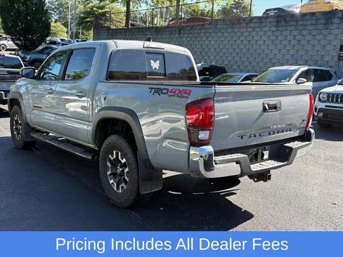 Used 2019 Toyota Tacoma TRD Off-Road AWD/4WD image 4