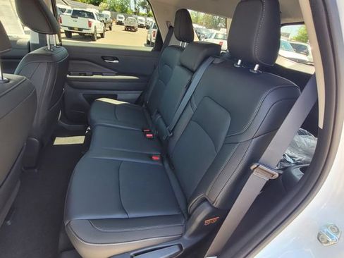 New 2026 Nissan Pathfinder SL AWD/4WD image 6
