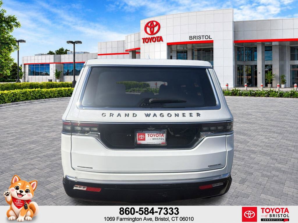 Used 2023 Jeep Grand Wagoneer Series III AWD/4WD image 6