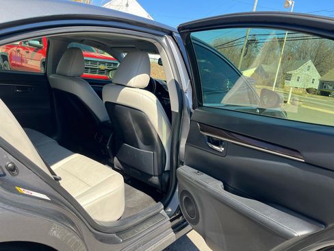 Used 2013 Lexus ES 350 w/ Luxury Pkg image 23