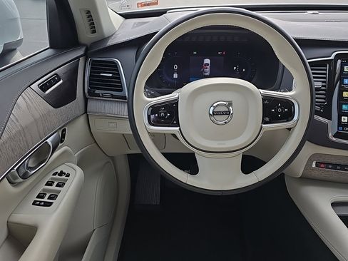 Used 2025 Volvo XC90 B6 Ultra w/ Protection Package Premier image 34