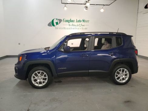 Used 2019 Jeep Renegade Latitude w/ Popular Equipment Group AWD/4WD image 3