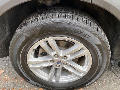 Certified 2023 Ford Explorer XLT w/ Equipment Group 202A image 14