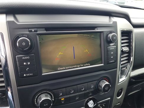 Used 2019 Nissan Titan SV image 19