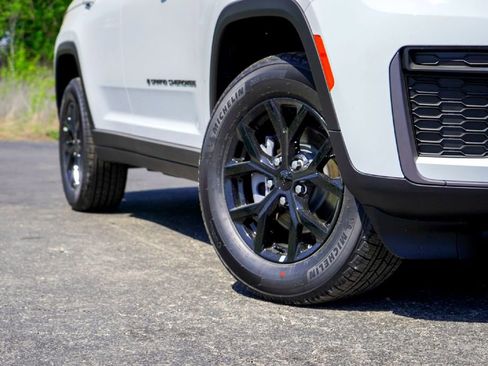 New 2026 Jeep Grand Cherokee Altitude RWD image 3