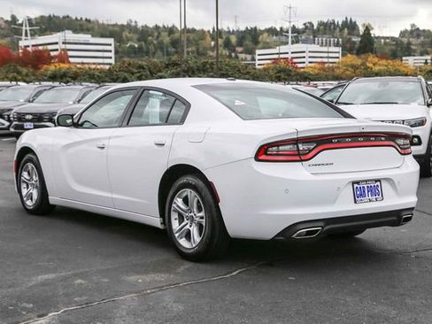Used 2022 Dodge Charger SXT w/ Leather Interior Group image 7