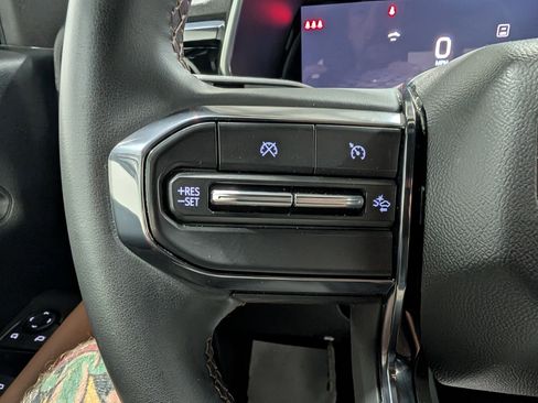 Used 2024 GMC Canyon AT4 w/ Technology Package AWD/4WD image 23